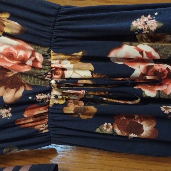 Floral Dress Size Large Great condition - Picture 2 of 16